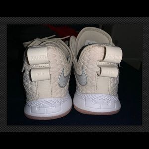 lebron witness 3 beige
